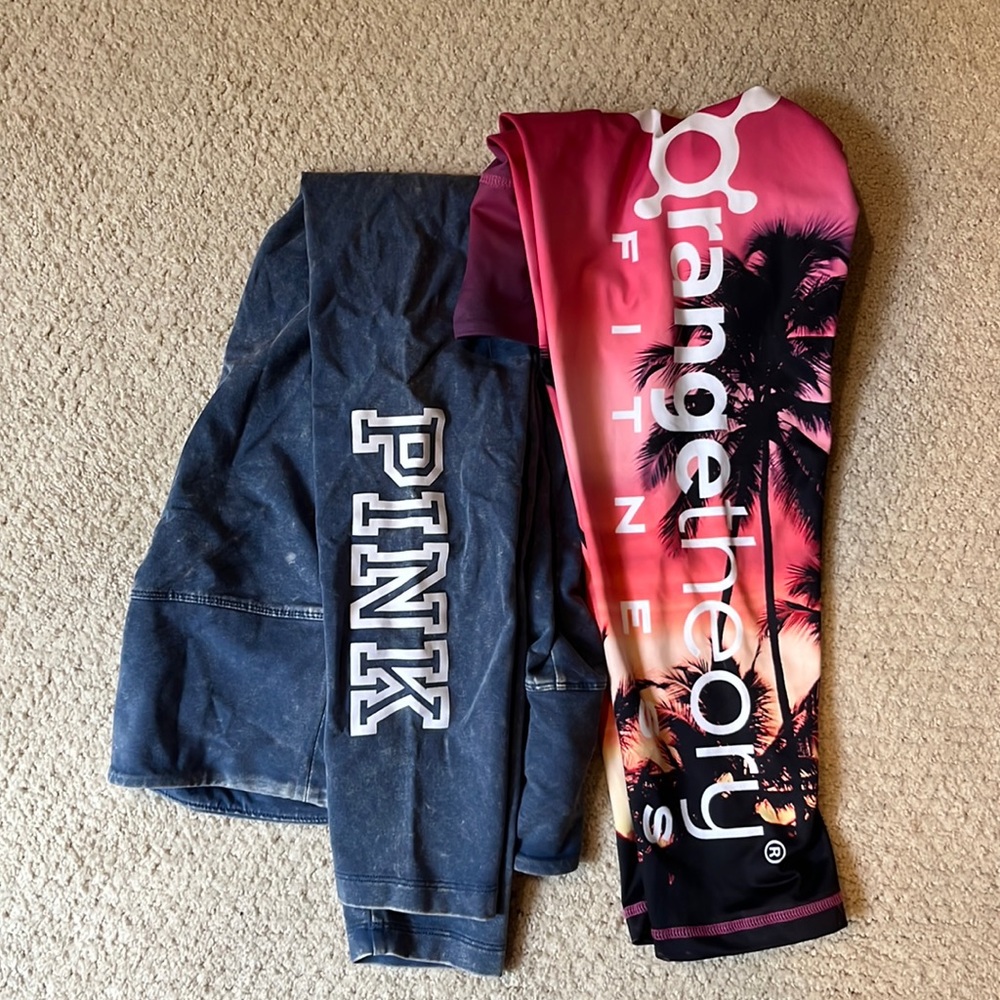 2 pairs of size small leggings